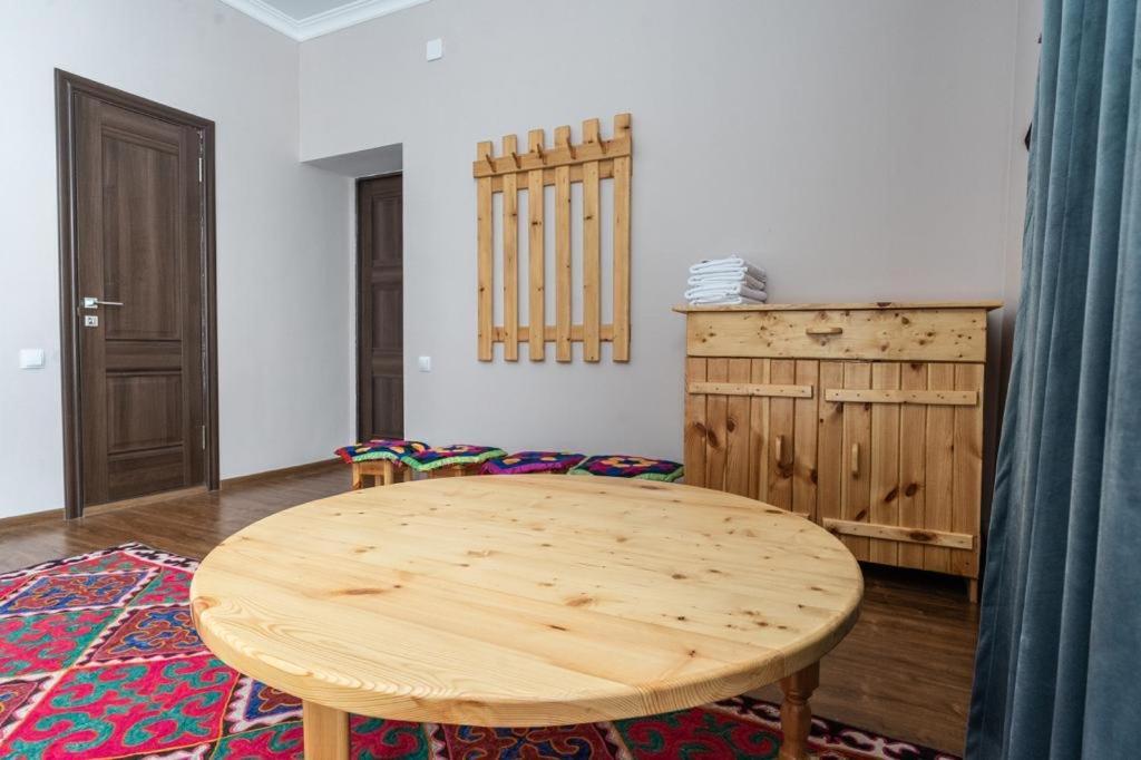 Muras Hotel Karakol Eksteriør bilde
