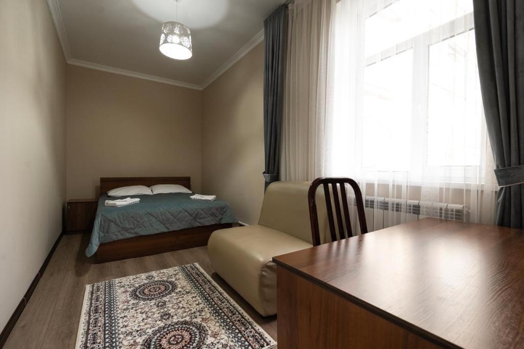Muras Hotel Karakol Eksteriør bilde