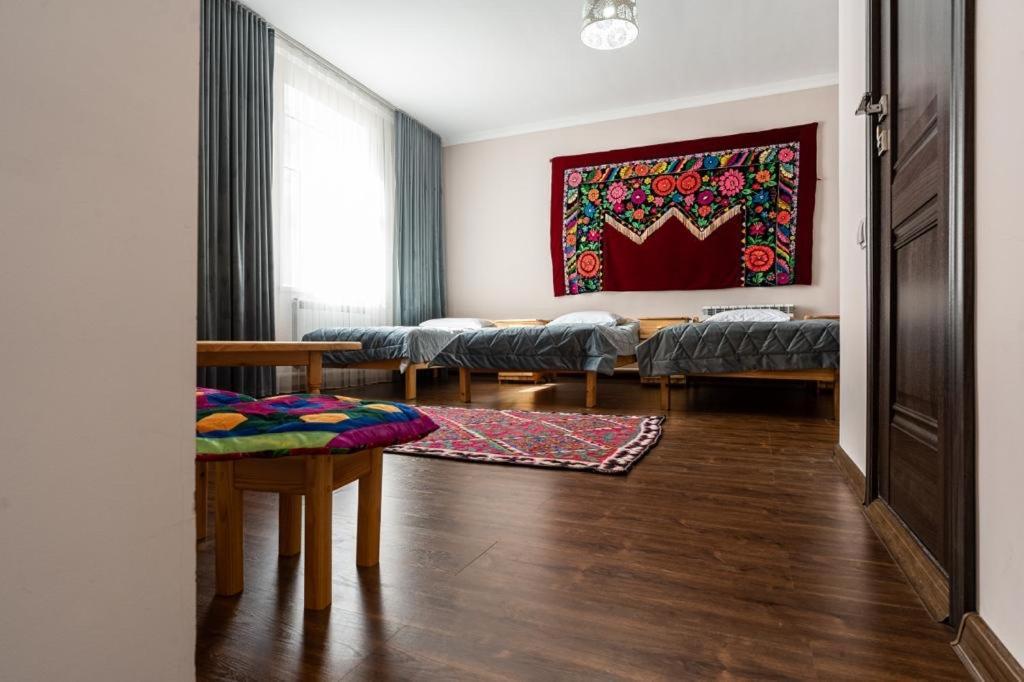 Muras Hotel Karakol Eksteriør bilde
