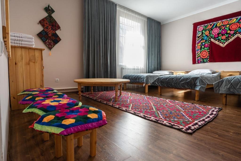 Muras Hotel Karakol Eksteriør bilde