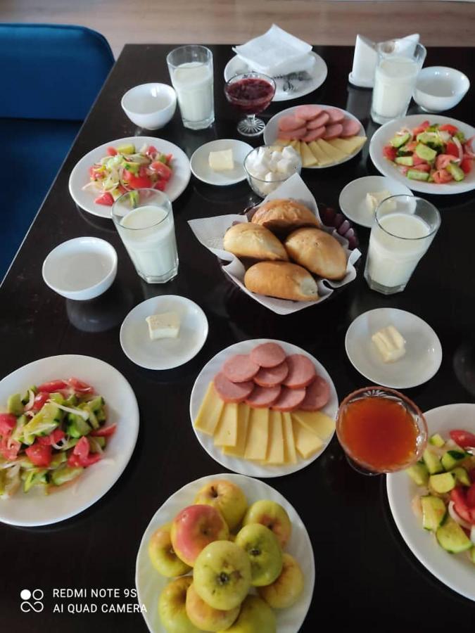 Muras Hotel Karakol Eksteriør bilde