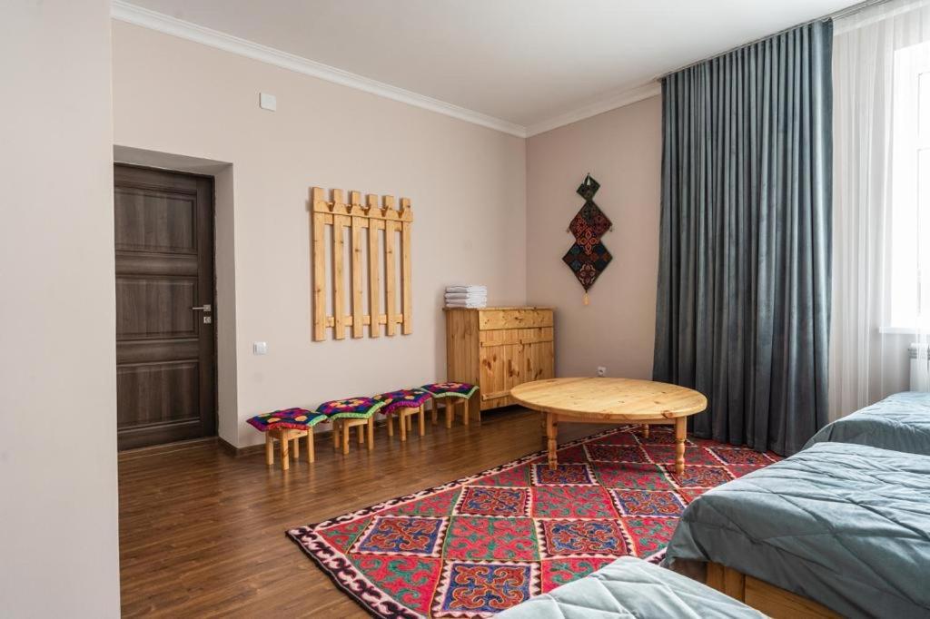Muras Hotel Karakol Eksteriør bilde